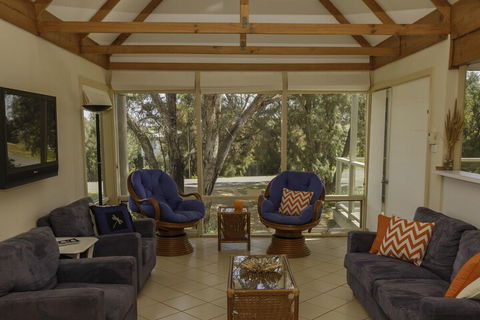 Tranquillity On Riverview 33 Riverview Drive - Hotel WA 4