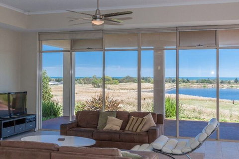 Golfers Paradise 52 Huntingdale Drive - Hotel WA 5
