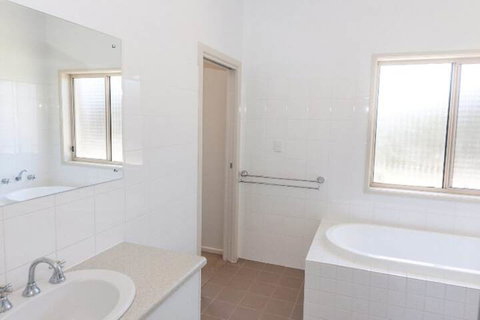 Golfers Paradise 52 Huntingdale Drive - Hotel WA 6