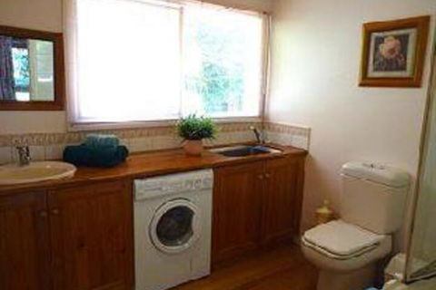 Australian Home Away At Eltham Venn Cottage - Hotel WA 0