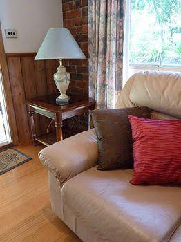 Australian Home Away At Eltham Venn Cottage - Hotel WA 5