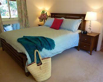 Australian Home Away At Eltham Venn Cottage - Hotel WA 4
