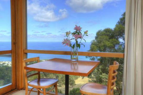 Chriss Beacon Point Restaurant & Villas - Hotel WA 4
