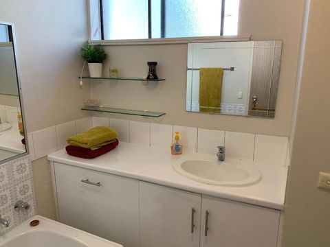 Hurstville Home With A View Comfort & Style - Hotel WA 1