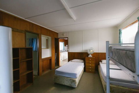 Wonboyn Cabins & Caravan Park - Hotel WA 4