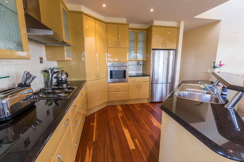 Aqua Vista A Stroll To Paynesville Forshore - Hotel WA 4