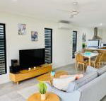 AIRLIE BEACH Delight. Hop skip jump to everything - Hotel WA