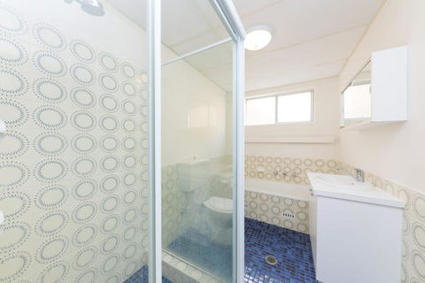 Dolphin Court 1 / 48 North Street - Hotel WA 3