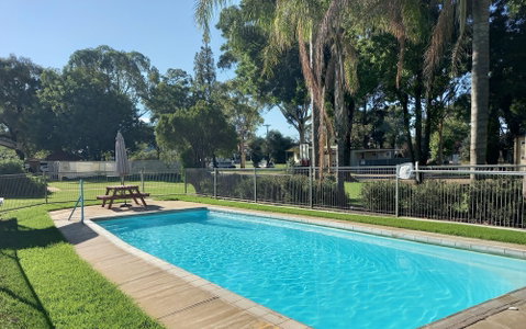 Young Tourist Park - Hotel WA 1