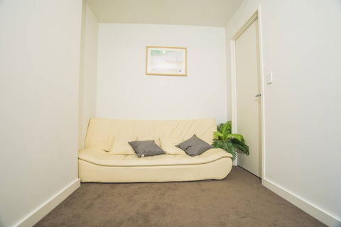 Cozy One Bed APT Closes To Airport In Arncliffe - Hotel WA 6