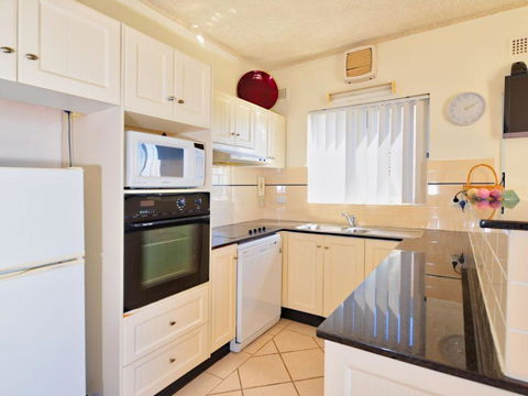 Debra Court 5 - Hotel WA 3