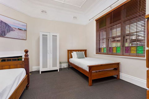 Drummoyne 3 Bedroom Home (62ALE) - Hotel WA 4