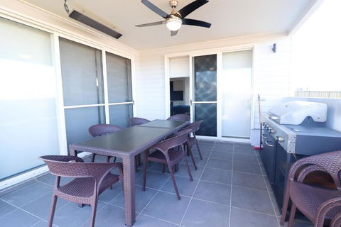 Surfers Paradise At Catherine Hill Bay - Hotel WA 4