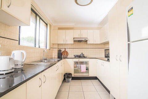 True Comfort! 3bed2bath APT Near Ashfield Station! - Hotel WA 4