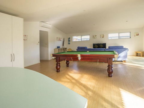 Conley Ave 8 Pet Friendly OUTSIDE Only - Hotel WA 6