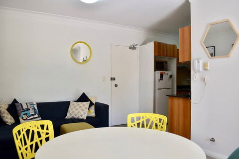 Quiet 1 Bedroom Flat In Concord - Hotel WA 1