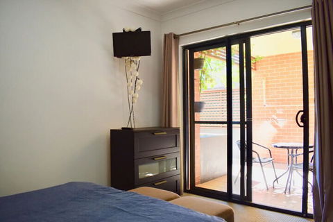 Quiet 1 Bedroom Flat In Concord - Hotel WA 6