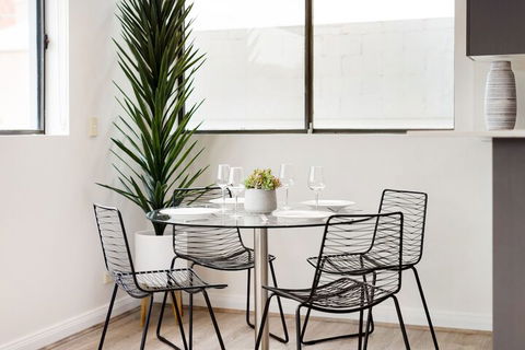 Spacious & Sunny 1 Bdrm In Surry Hills - FOV - Hotel WA 3