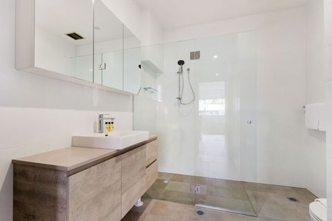 Spacious & Sunny 1 Bdrm In Surry Hills - FOV - Hotel WA 5