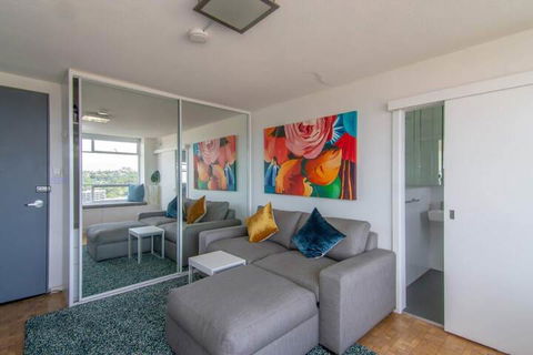 Bright 1 Bedroom Studio With Amazing City Views - Hotel WA 1
