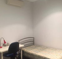 Sun-drenched 3 Bedroom Apartment in Turrella - Hotel WA