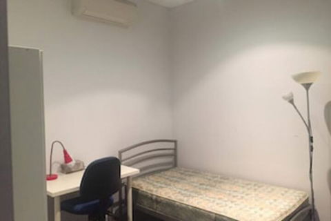 Sun-drenched 3 Bedroom Apartment In Turrella - Hotel WA 0