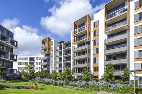 Sun-drenched 3 Bedroom Apartment In Turrella - Hotel WA 1