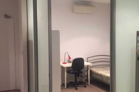 Sun-drenched 3 Bedroom Apartment In Turrella - Hotel WA 3