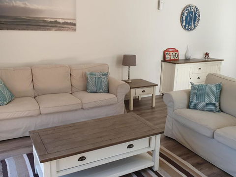 26 Satinwood Drive Low Set Modern Sleeps 8 - Hotel WA 3