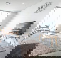 Home With Convenient Location Close to Traincbd - Hotel WA