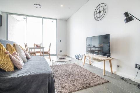Home With Convenient Location! Close To Train&cbd - Hotel WA 5