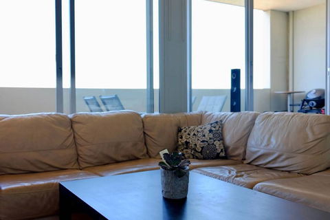 Spacious One Bedroom Apartment With Large Balcony - Hotel WA 4