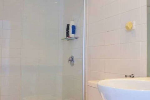 Spacious One Bedroom Apartment With Large Balcony - Hotel WA 7