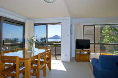 2 Bedroom Apartment Commodore Unit 3 6 Intrepid Close - Hotel WA 2