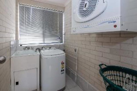 3 Bedroom House Classic View 2 / 49 Victoria Parade FREE WIFI - Hotel WA 2