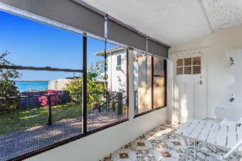 1 Bedroom House Government Road No. 102 PET FRIENDLY - Hotel WA 3