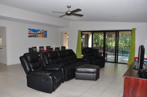 12 Satinwood Drive Family Home With Swimming Pool Located In Natural Bushland & Close To Beach - Hotel WA 6