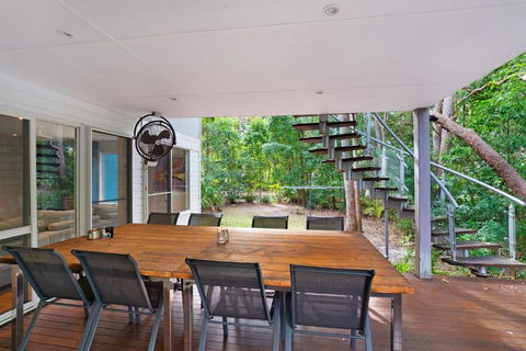 2 Satinwood Drive Rainbow Shores Executive Level Beach House Pool Walk To Beach - Hotel WA 2