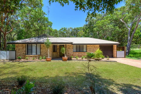 13 Orania Court Rainbow Shores Pool Sleeps 8 Air Conditioning Fire Pit - Hotel WA 6