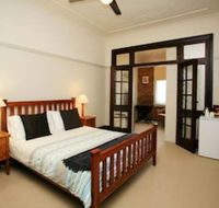 The Bank Guesthouse - Hotel WA