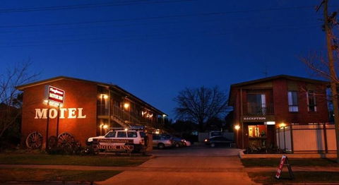 Ploughmans Motor Inn - Hotel WA 3