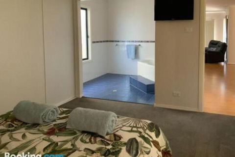 Endeavour 6 - Hotel WA 3