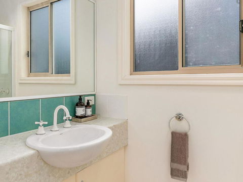 Sunrise At Smiths Beach - Hotel WA 4