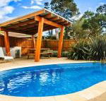 Redwood Oasis - Hotel WA