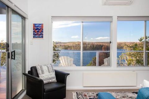 Home On The Water 21 Evans St. Lake Conjola - Hotel WA 5
