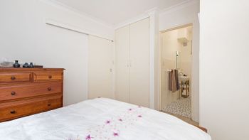 Comfy Convenience In Centennial Park - Hotel WA 4
