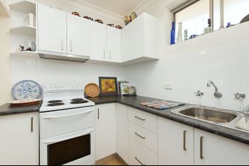 Comfy Convenience In Centennial Park - Hotel WA 2