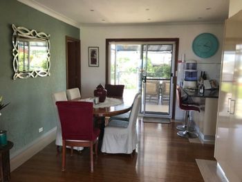 Ocean House At Mollymook - Hotel WA 5