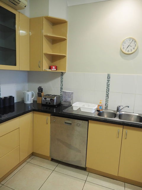 Queen Room With Airport Transfers Or Car Rental - Hotel WA 1