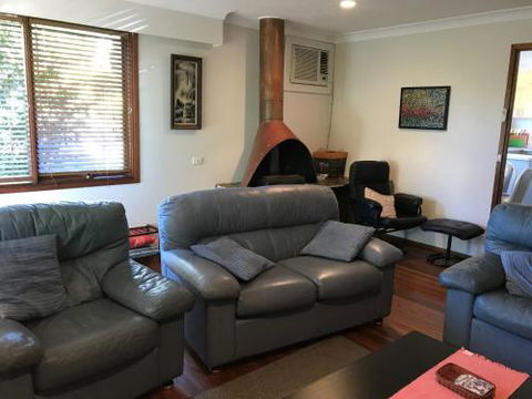 BOMBORA At MOLLYMOOK - Hotel WA 4